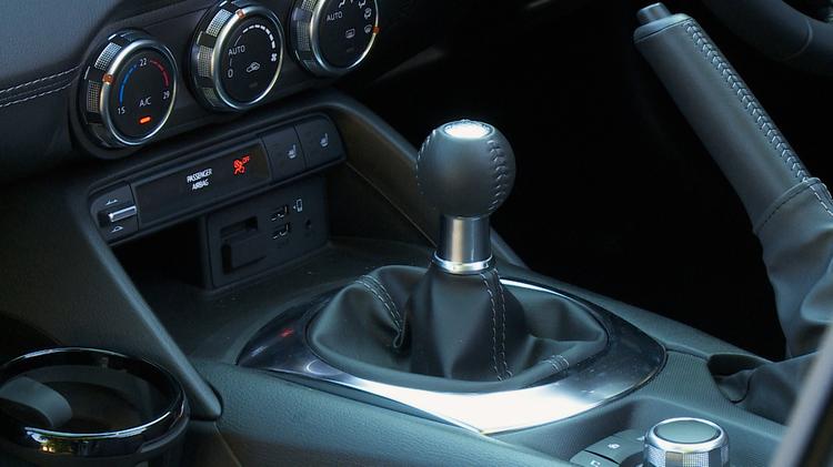 MAZDA MX-5 RF CONVERTIBLE 1.5 [132] Exclusive-Line 2dr
